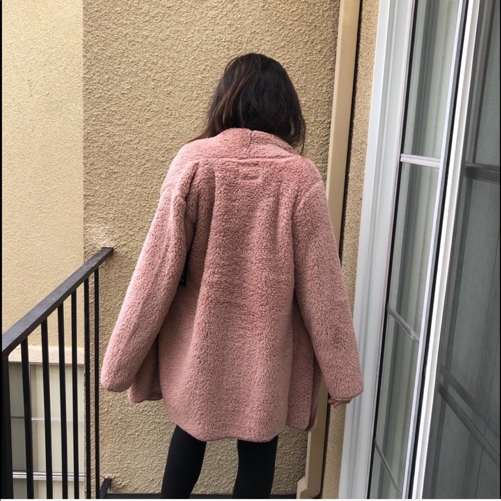 New! Host pick!Cozy Sherpa-super soft throw on NWT